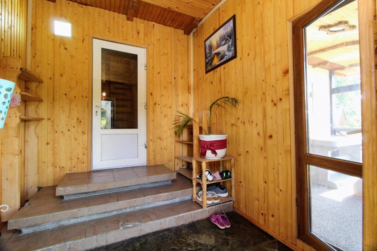 Котедж "Гірський Затишок" Iaremcea Exterior foto